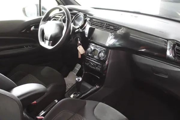 Citroen DS3 1.6 e-HDi So Chic ETG6 29