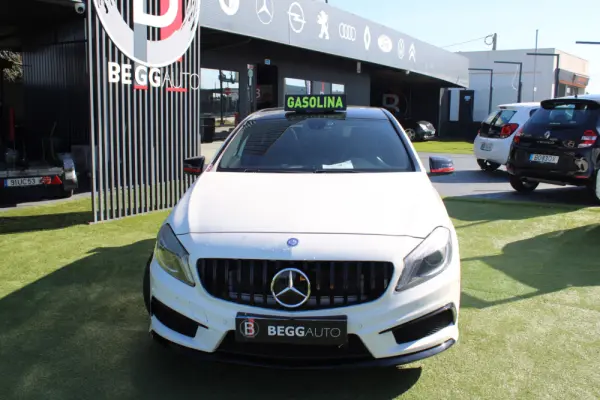 Mercedes-Benz A 45 AMG 4-Matic 28