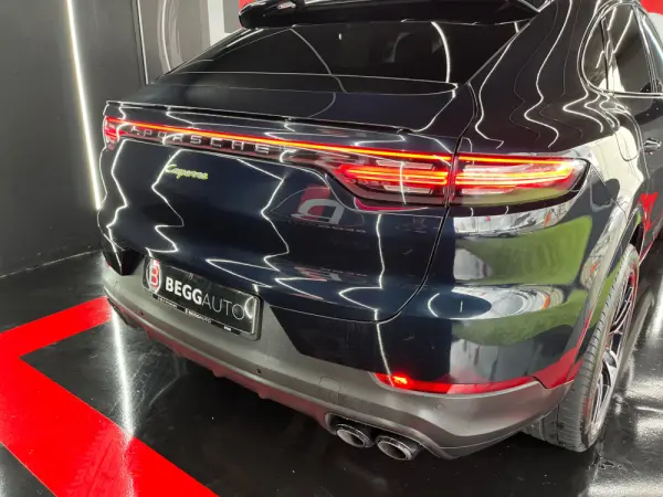 Porsche Cayenne Coupé E-Hybrid 12