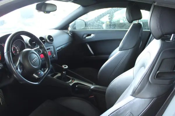 Audi TT Coupé 2.0 TDi quattro S-line 28