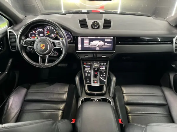Porsche Cayenne Coupé E-Hybrid 26