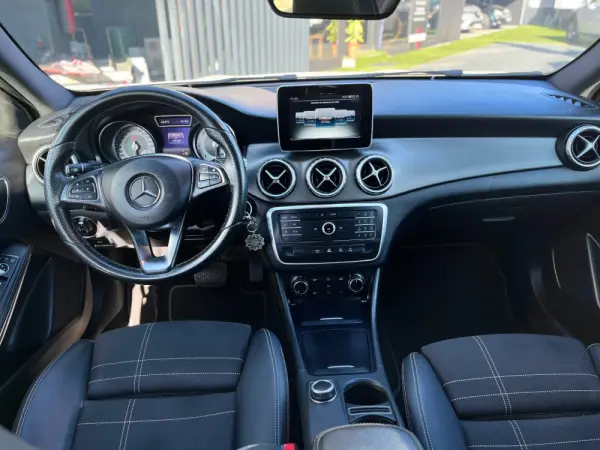 Mercedes-Benz GLA 200 d Aut. 15