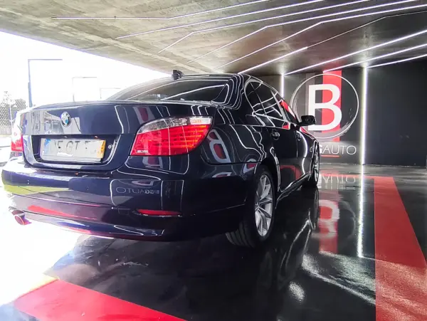 BMW 520 d Executive 14