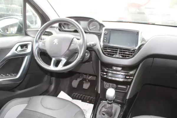 Peugeot 2008 PureTechAllure 27