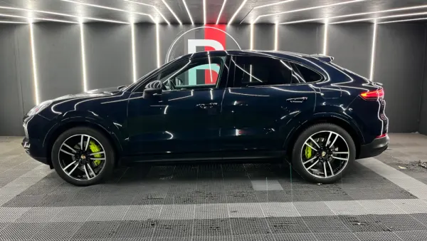 Porsche Cayenne Coupé 8