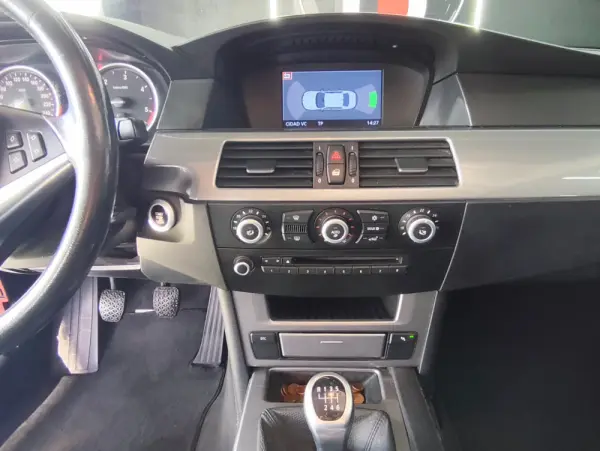 BMW 520 d Executive 21