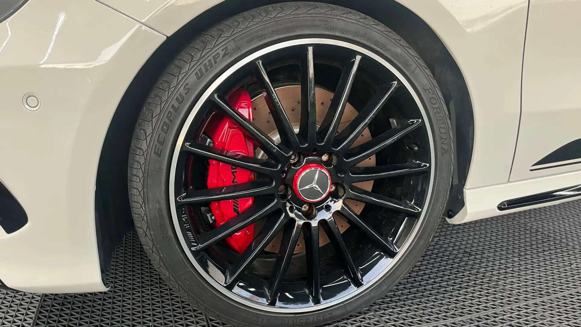 Mercedes-Benz A 45 AMG 4-Matic 8