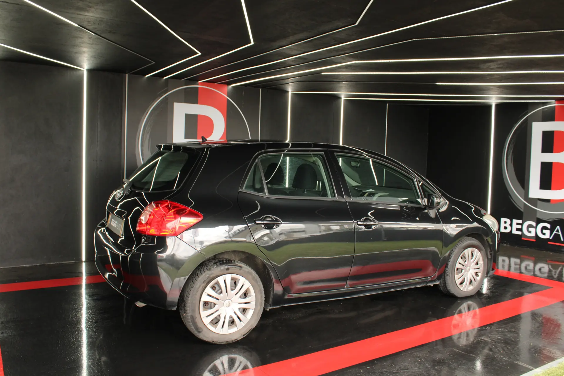 Toyota Auris 1.4 D-4D Sol 8
