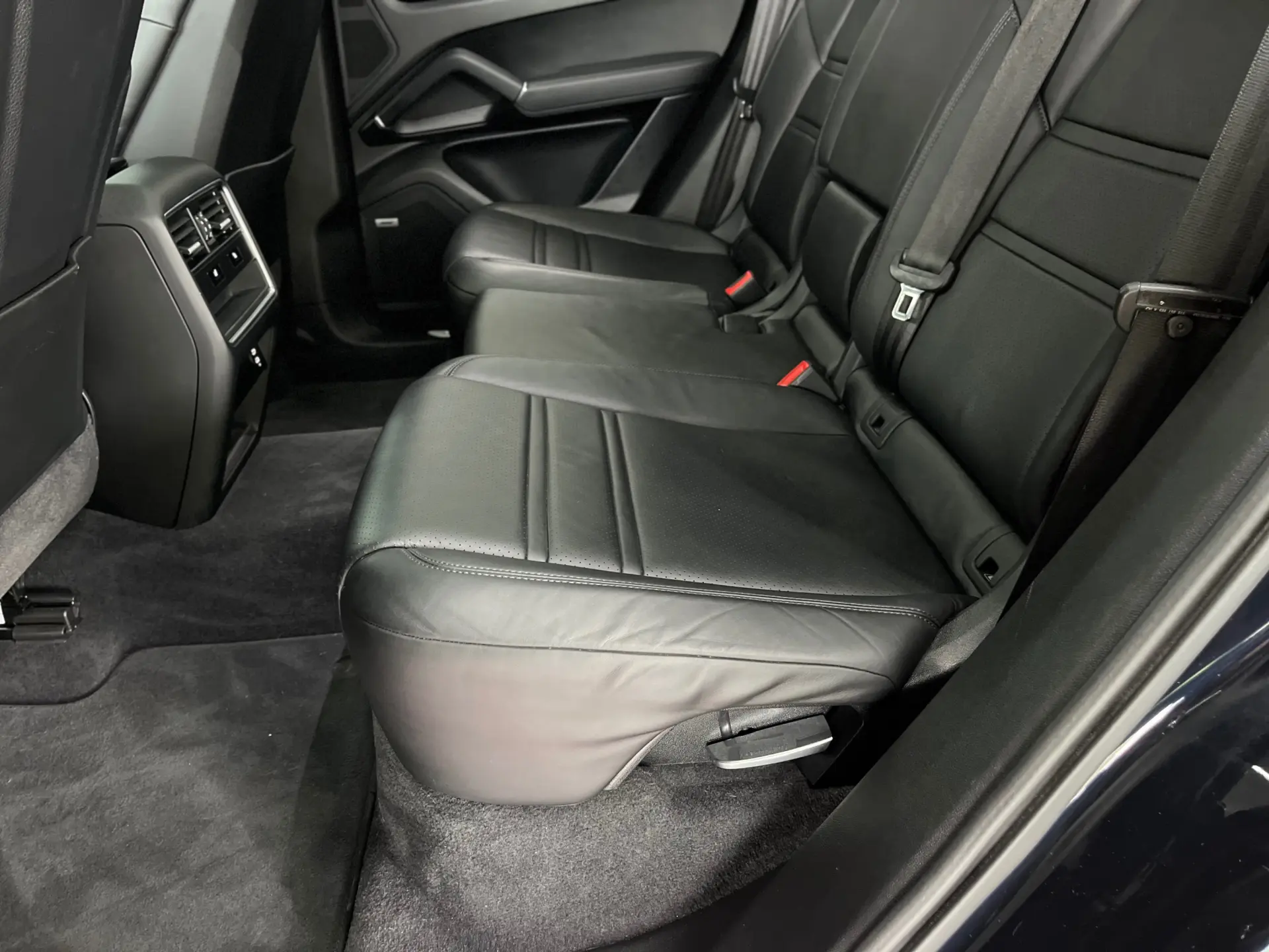 Porsche Cayenne Coupé E-Hybrid 39