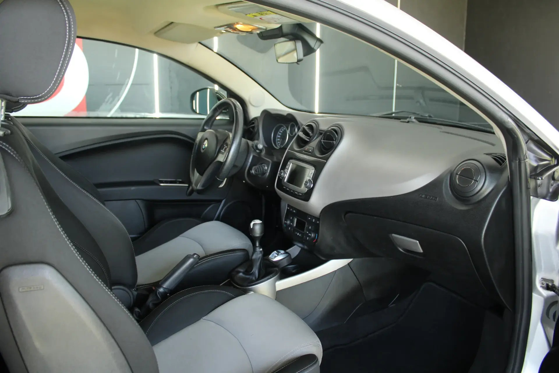 Alfa Romeo MiTo 1.3 JTDM Distinctive 16