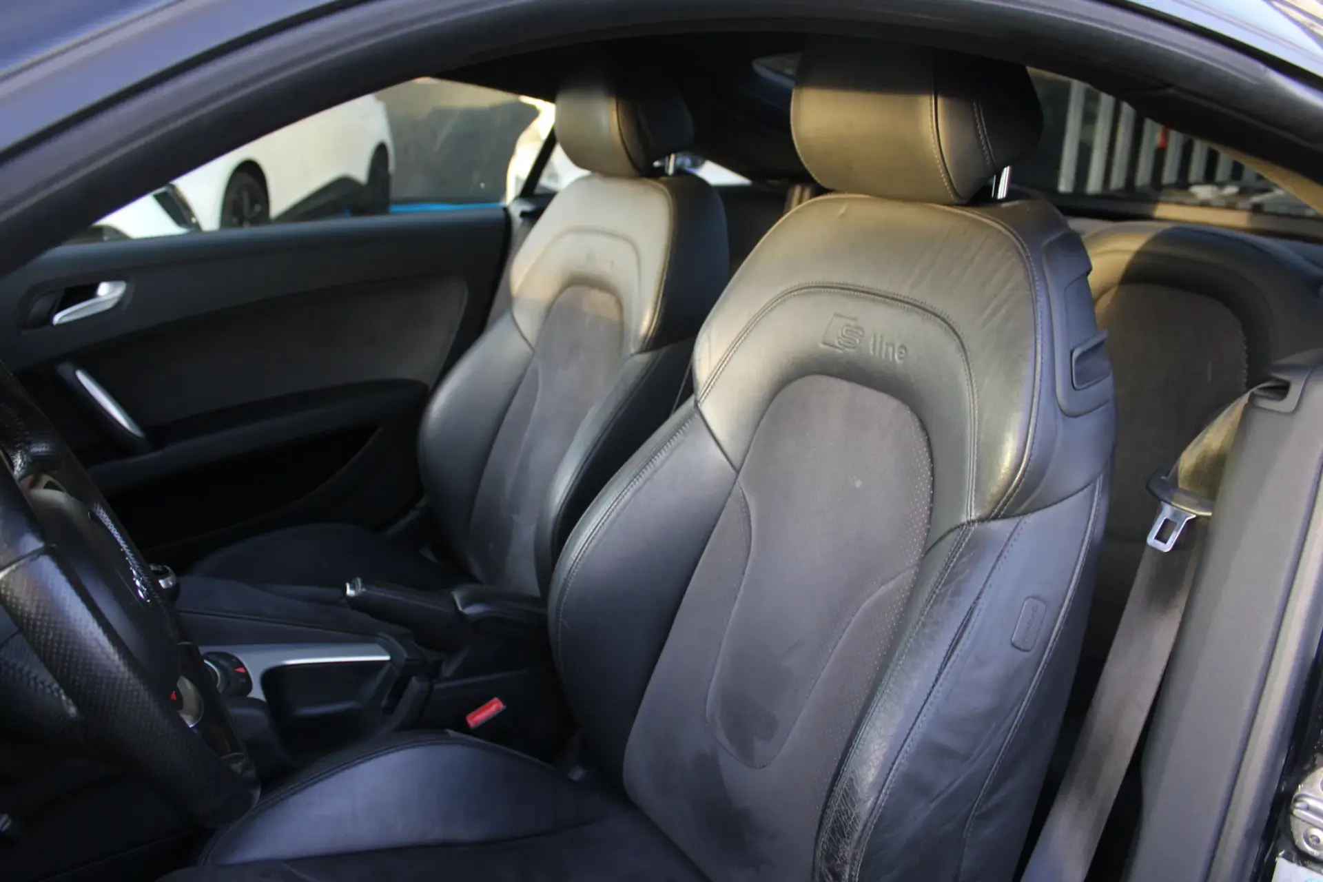 Audi TT Coupé 2.0 TDi quattro S-line 14