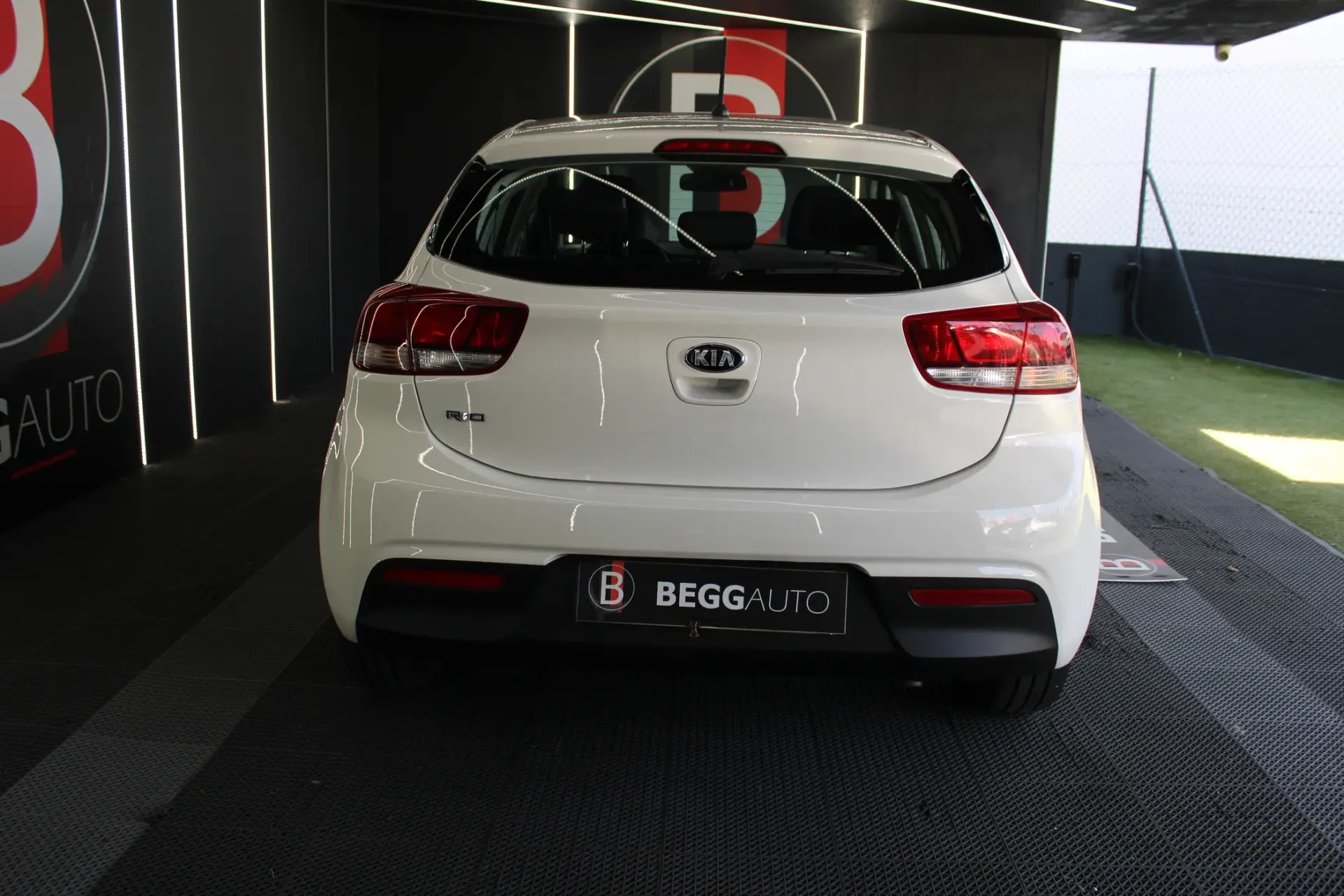 Kia Rio 1.2 CVVT Easy 8