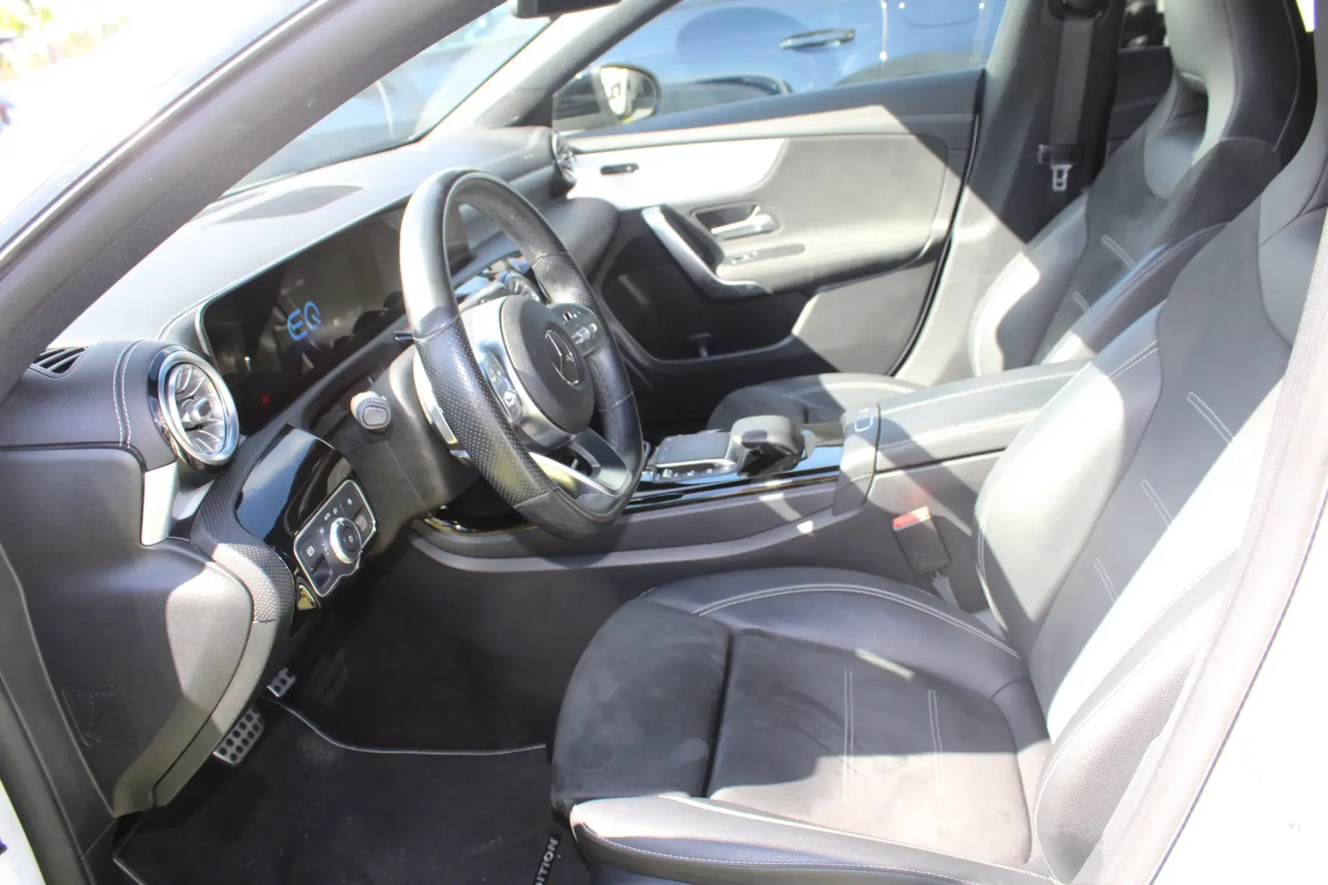 Mercedes-Benz CLA 250 e AMG Line 11