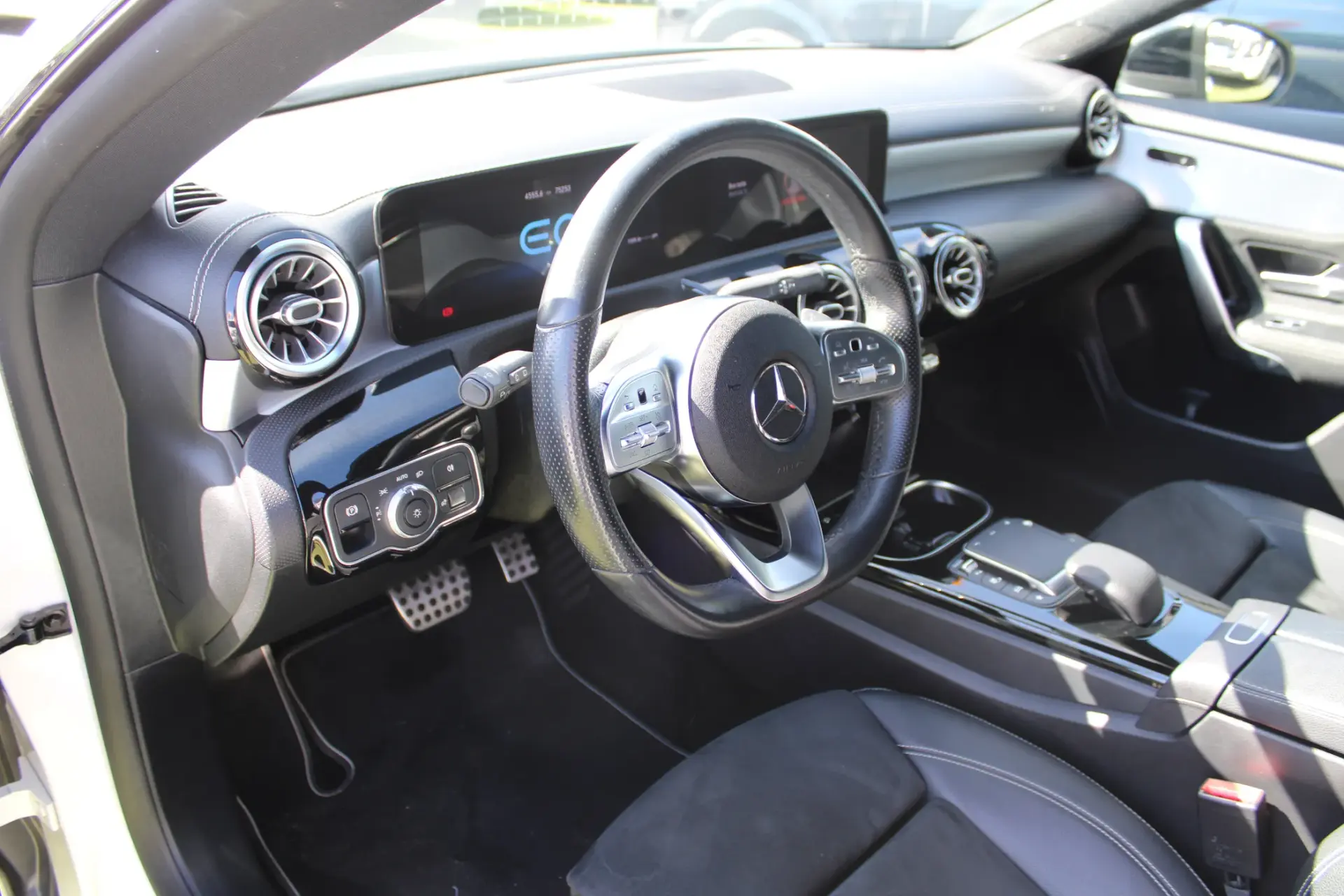 Mercedes-Benz CLA 250 e AMG Line 12