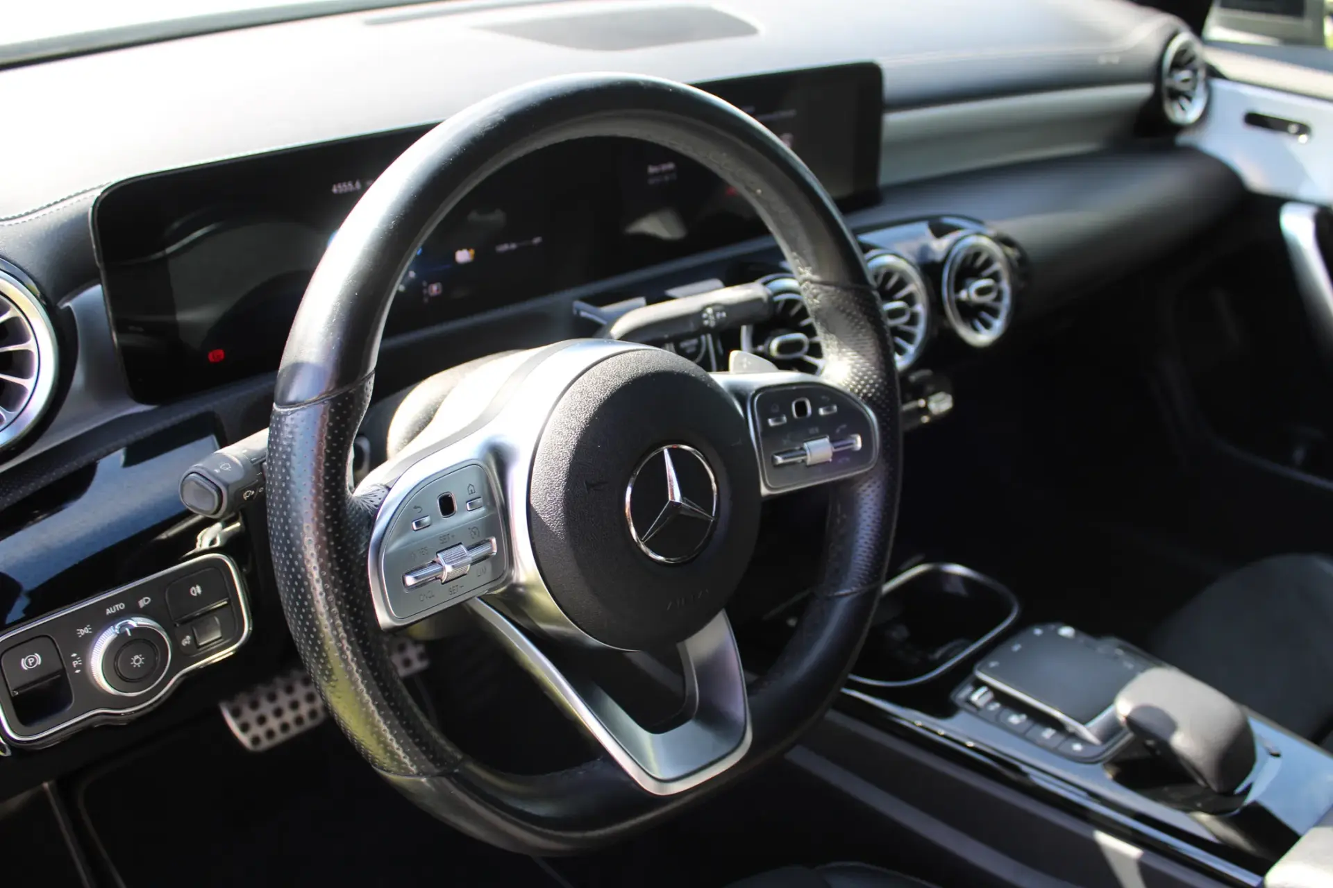 Mercedes-Benz CLA 250 e AMG Line 13