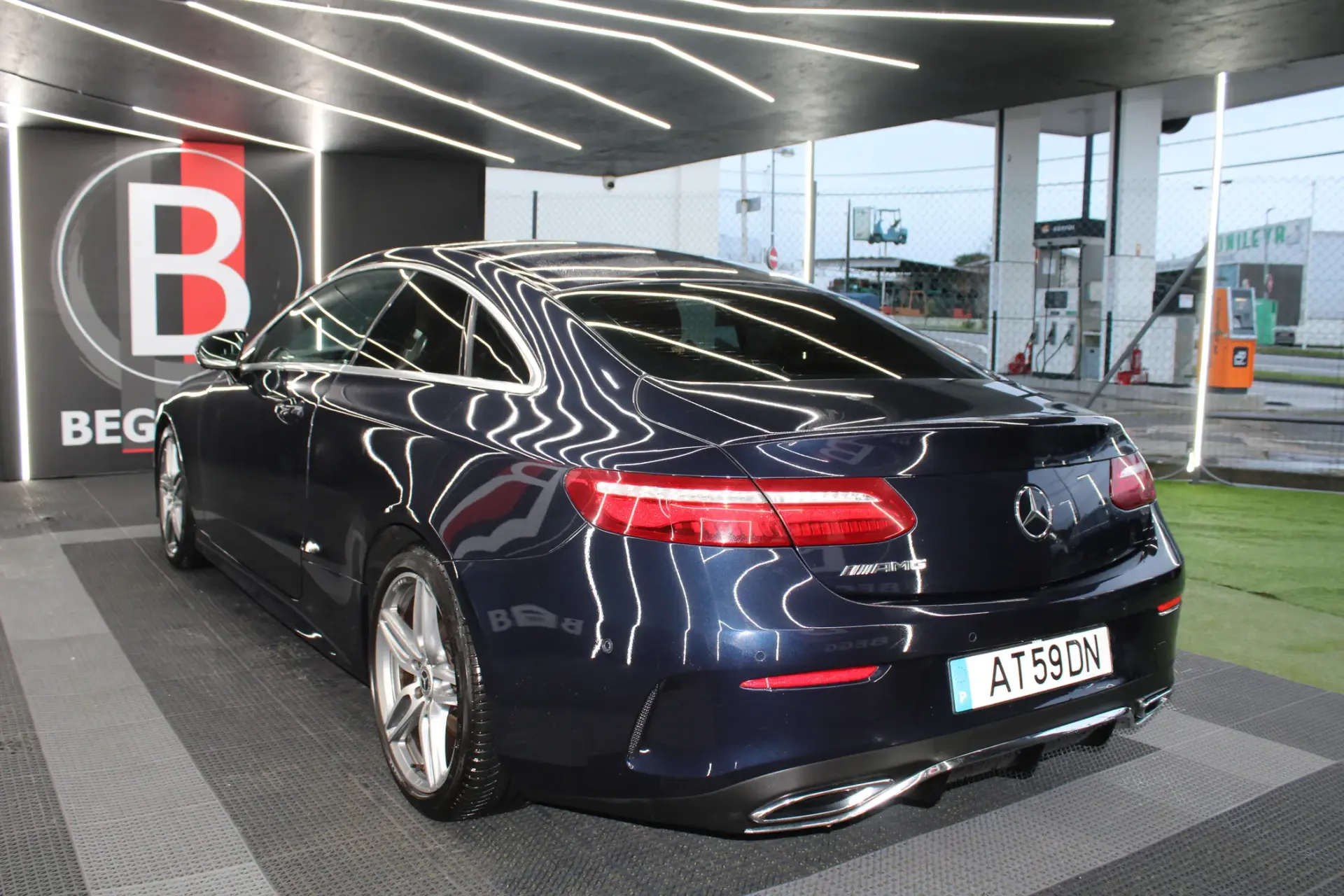 Mercedes-Benz E 220 d AMG Line 7