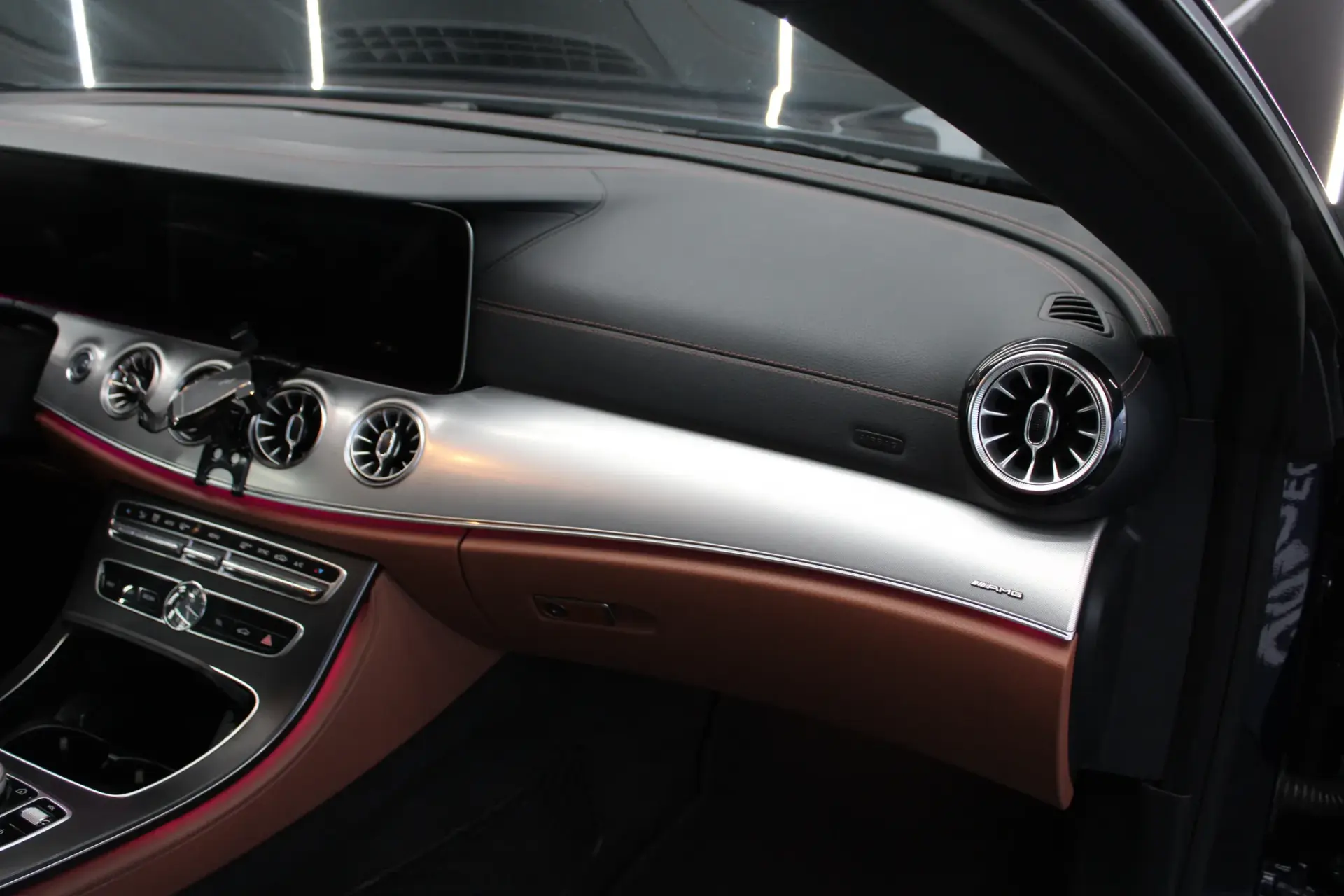 Mercedes-Benz E 220 d AMG Line 8