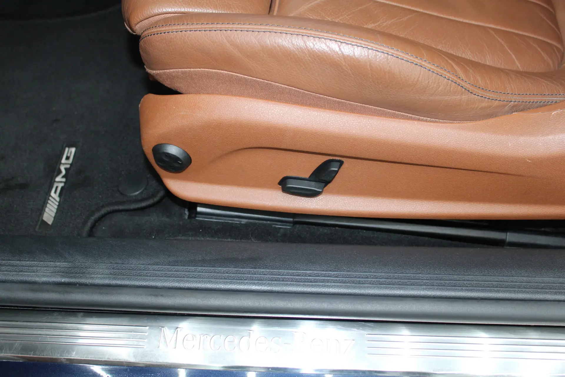 Mercedes-Benz E 220 d AMG Line 9