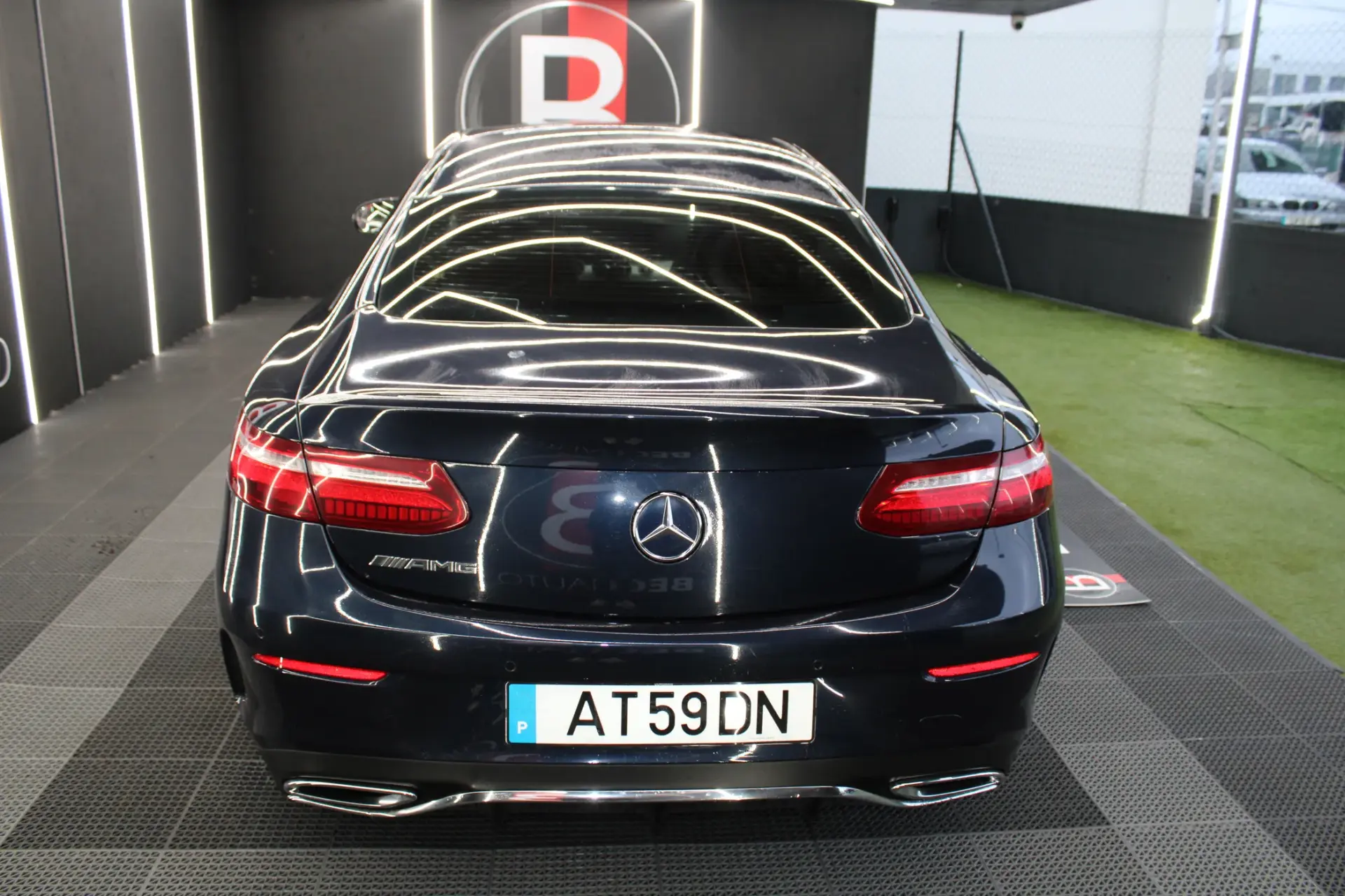 Mercedes-Benz E 220 d AMG Line 13