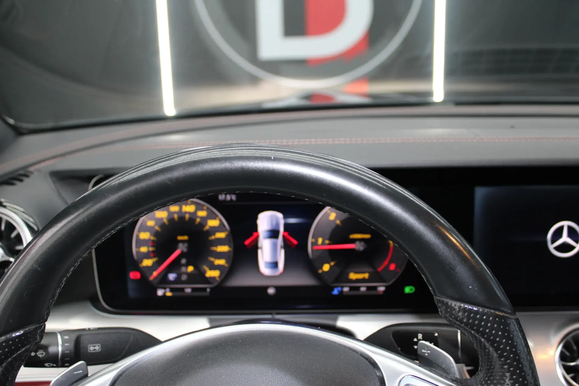 Mercedes-Benz E 220 d AMG Line 14