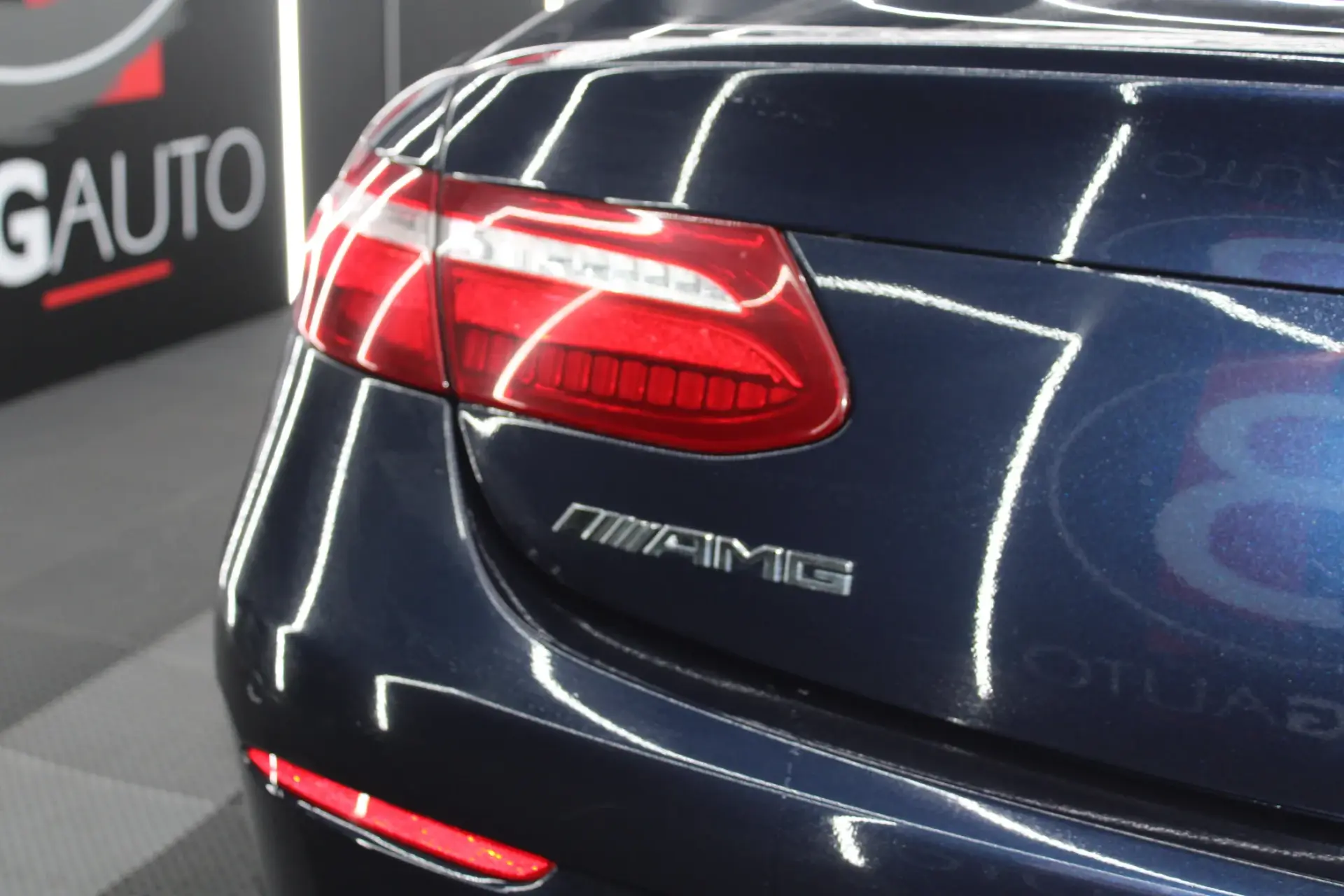 Mercedes-Benz E 220 d AMG Line 17