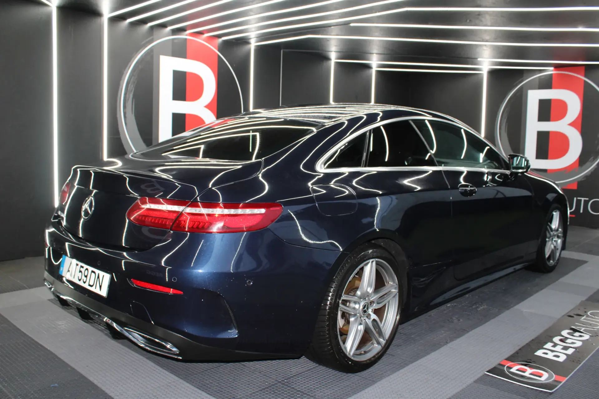 Mercedes-Benz E 220 d AMG Line 28