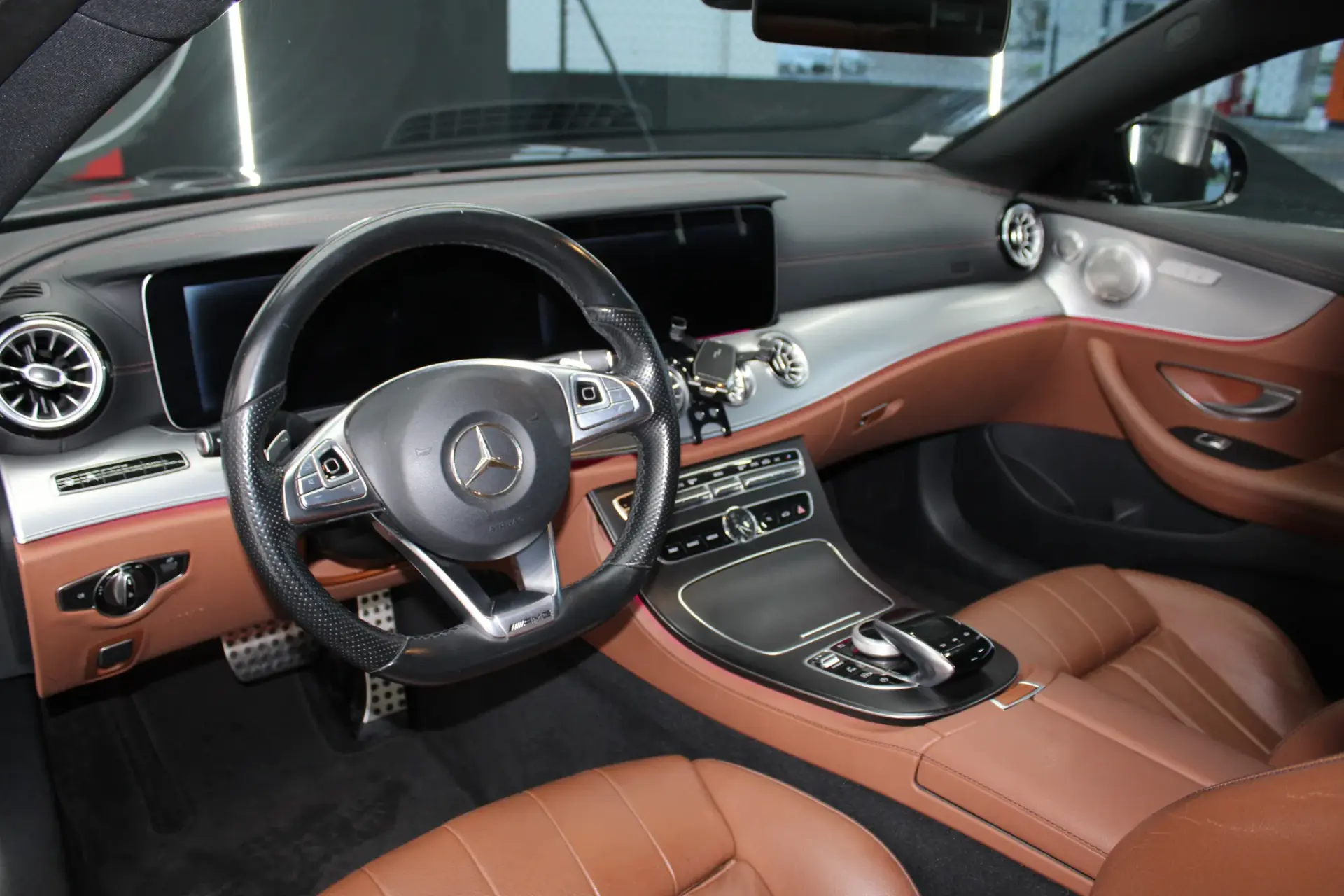 Mercedes-Benz E 220 d AMG Line 31