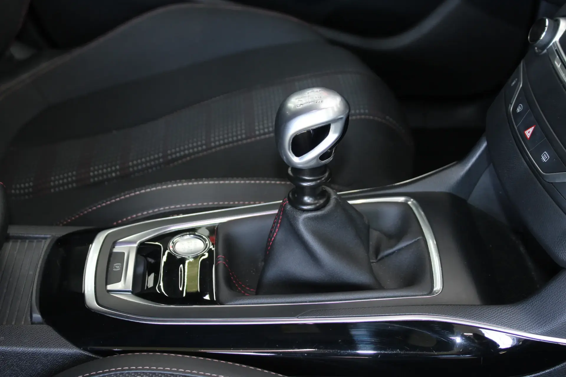 Peugeot 308 1.2 PureTech GT Line 16