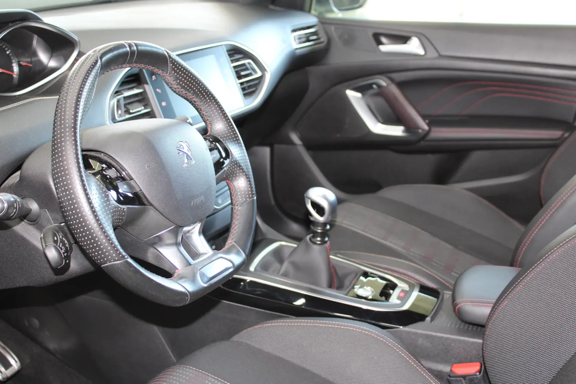 Peugeot 308 1.2 PureTech GT Line 31