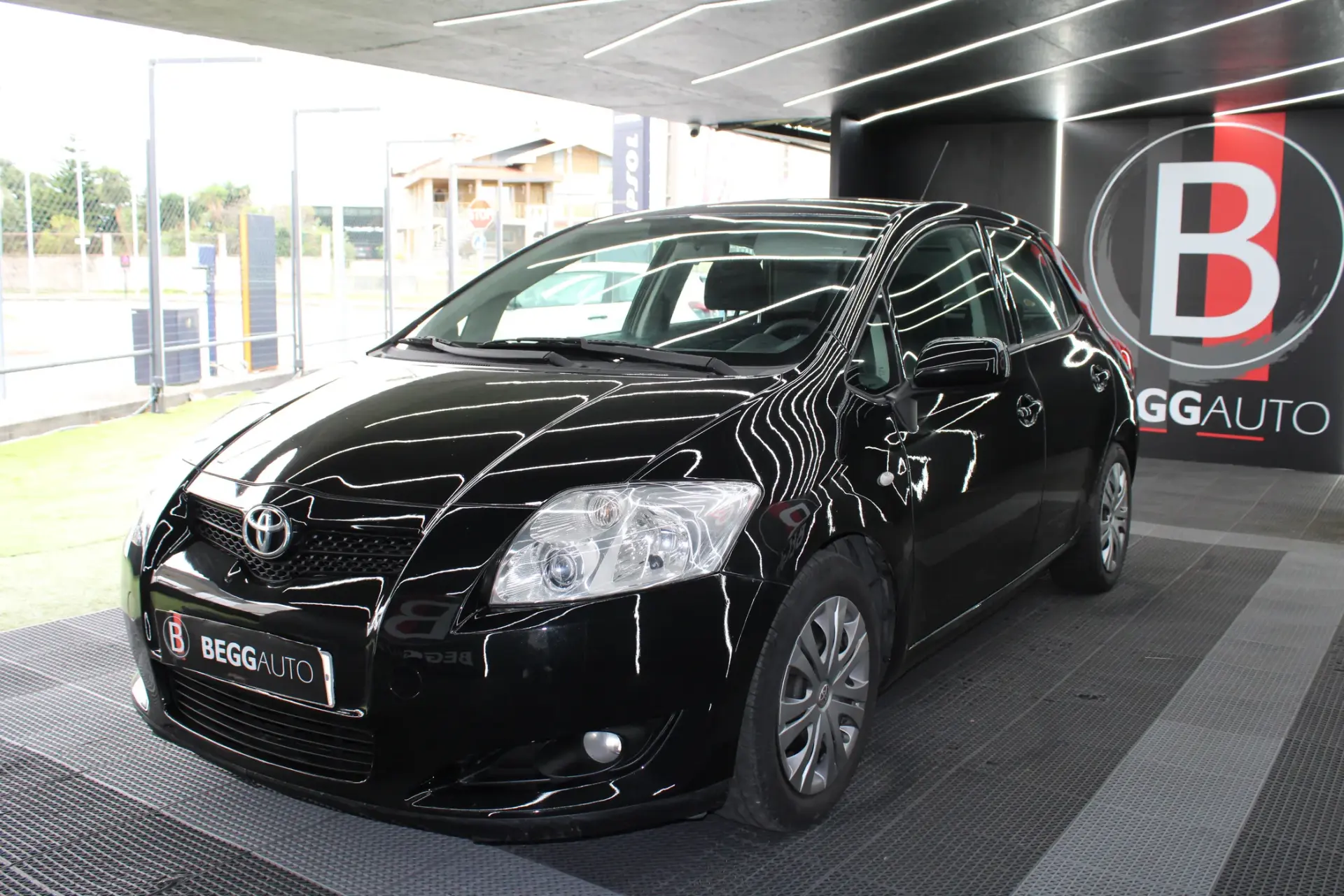 Toyota Auris 1.4 D-4D Sol 2
