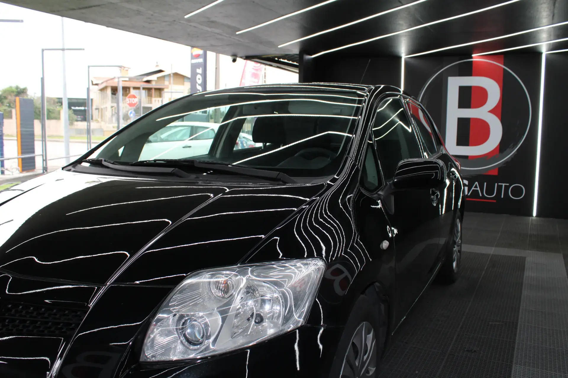 Toyota Auris 1.4 D-4D Sol 5