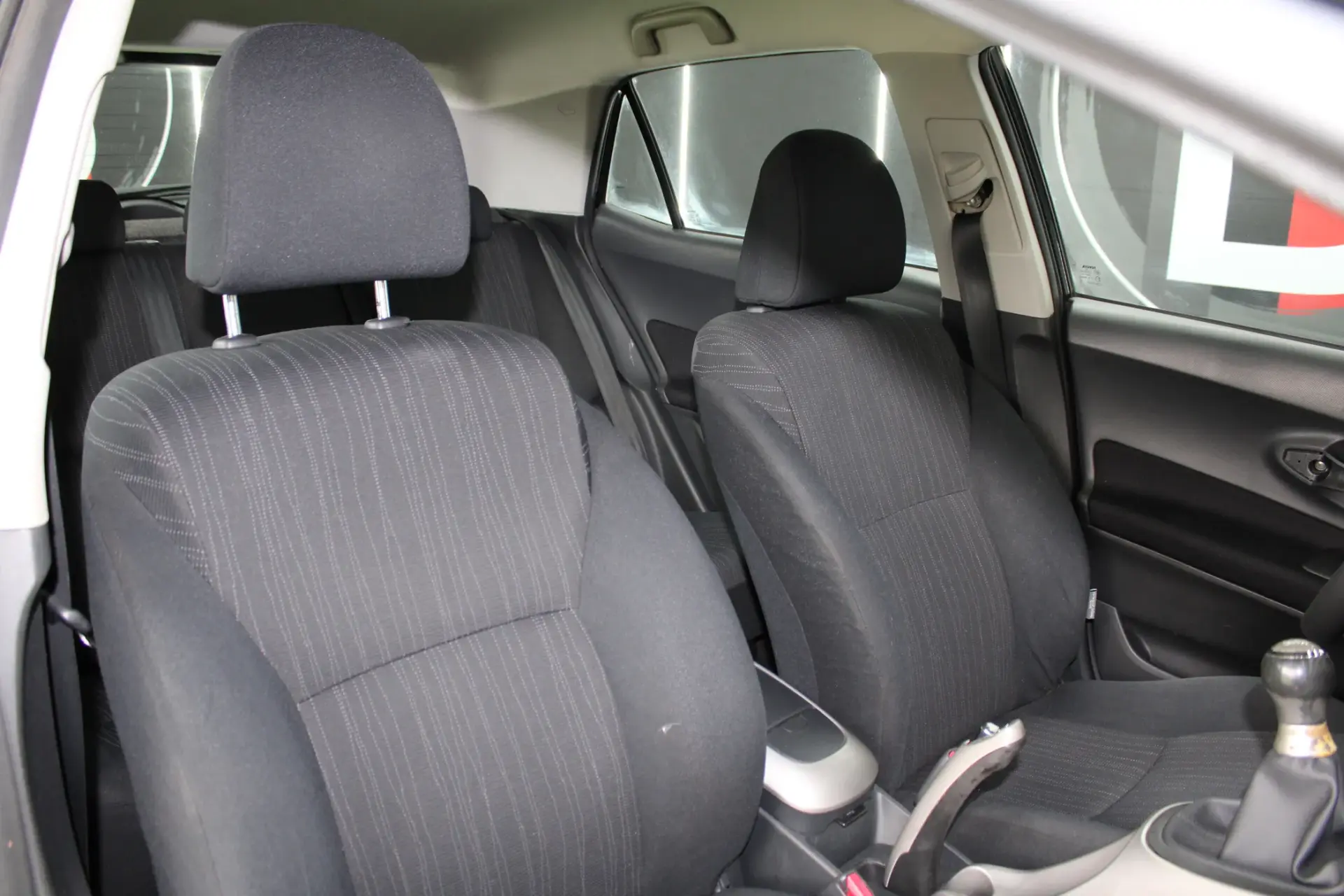 Toyota Auris 1.4 D-4D Sol 16