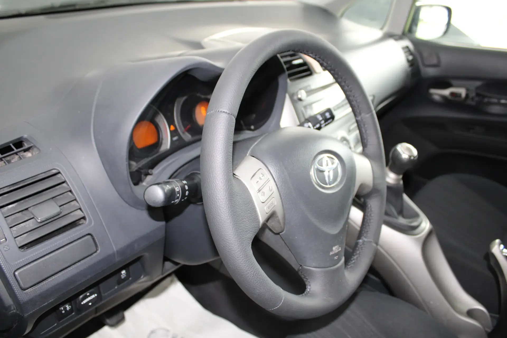 Toyota Auris 1.4 D-4D Sol 21