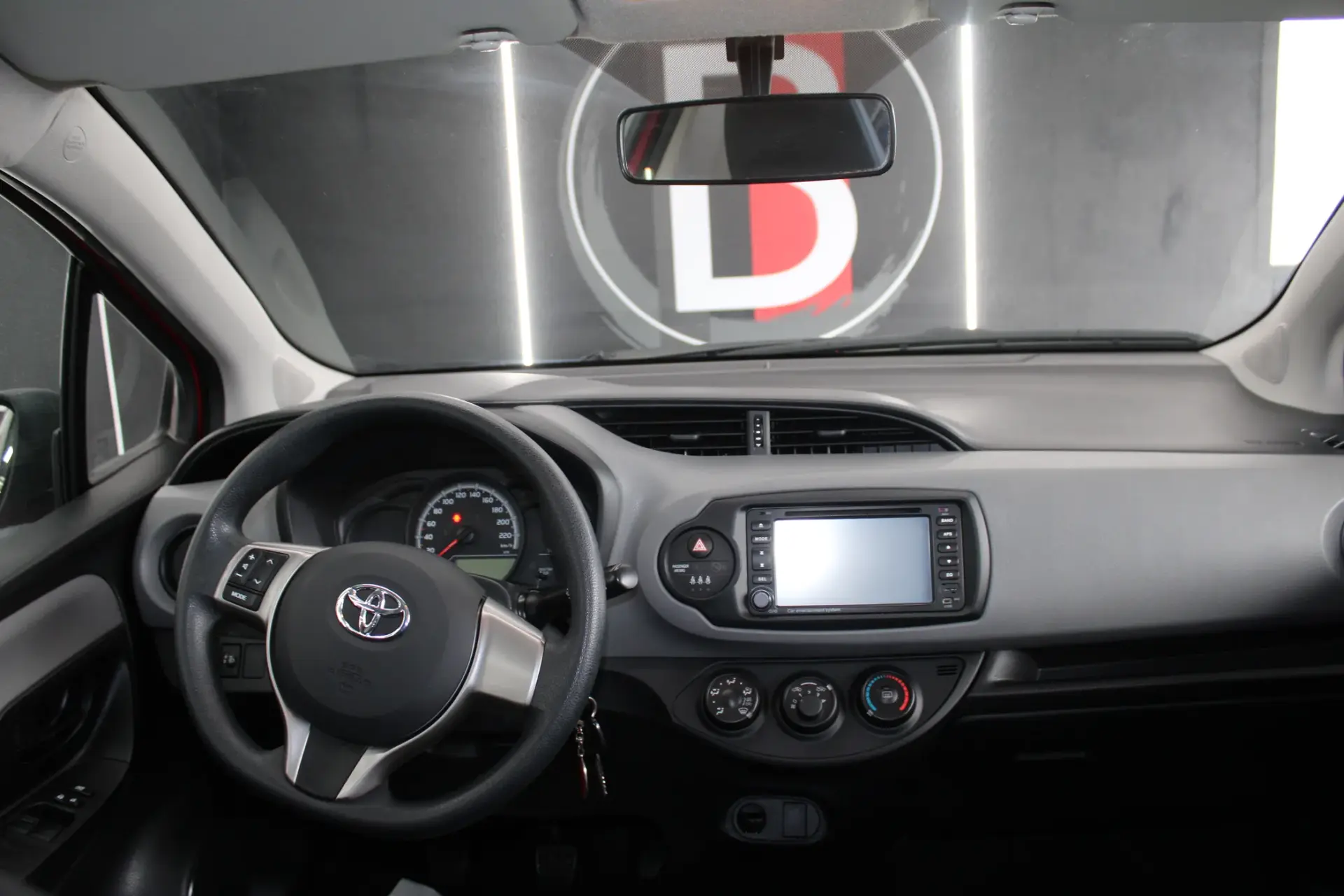 Toyota Yaris 1.0 VVT-i Active 11