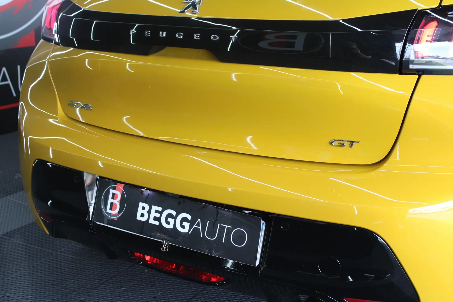 Peugeot 208 1.2 PureTech GT Pack EAT8 10