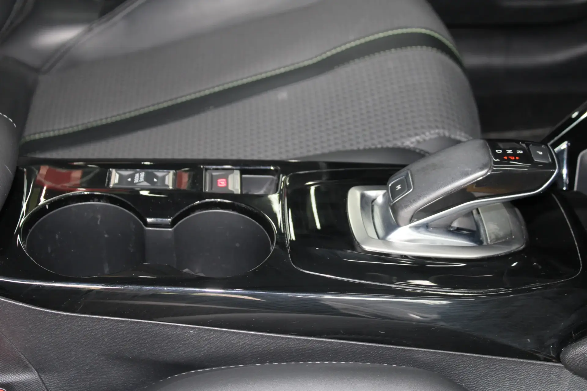 Peugeot 208 1.2 PureTech GT Pack EAT8 17