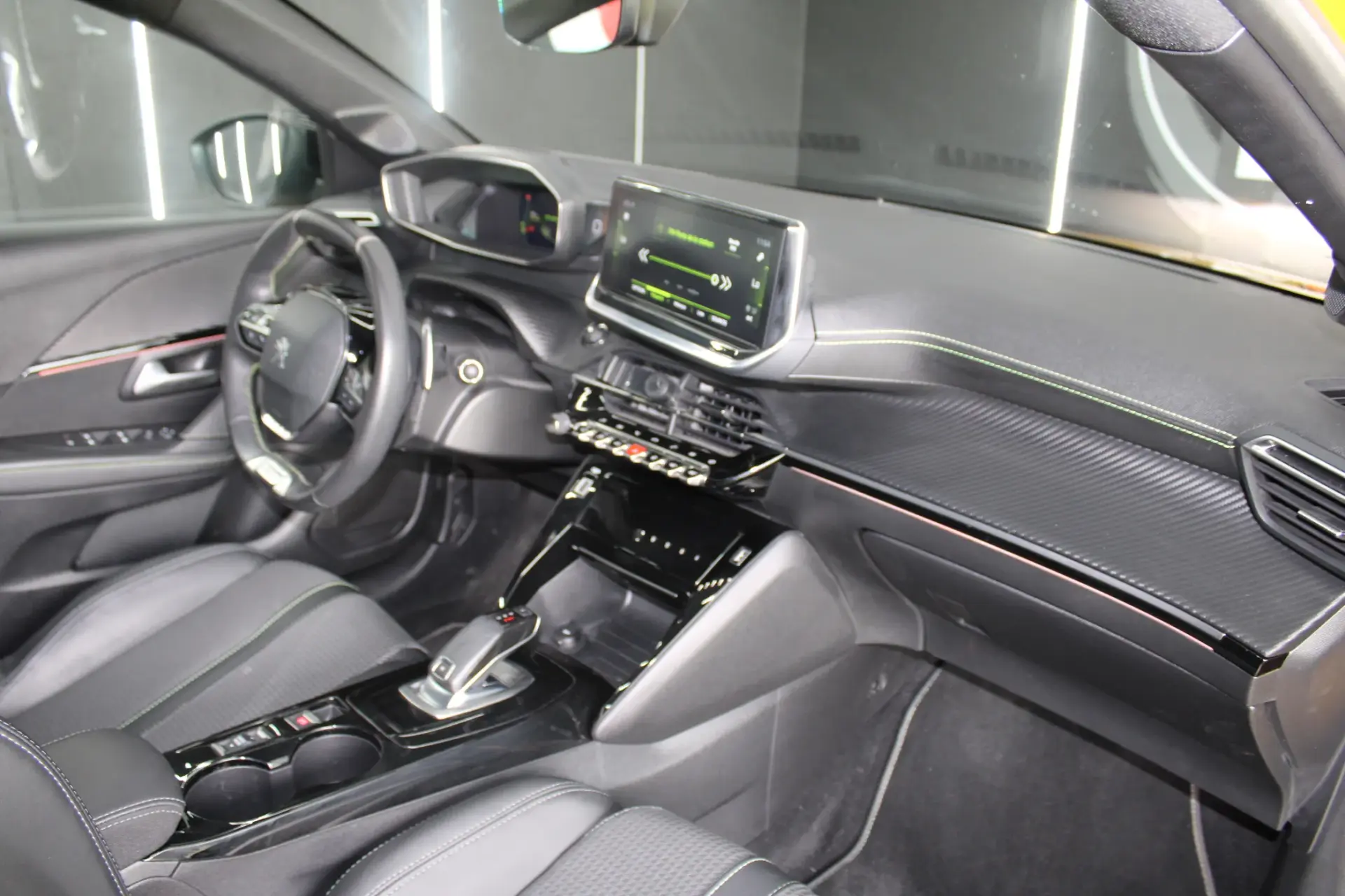 Peugeot 208 1.2 PureTech GT Pack EAT8 20