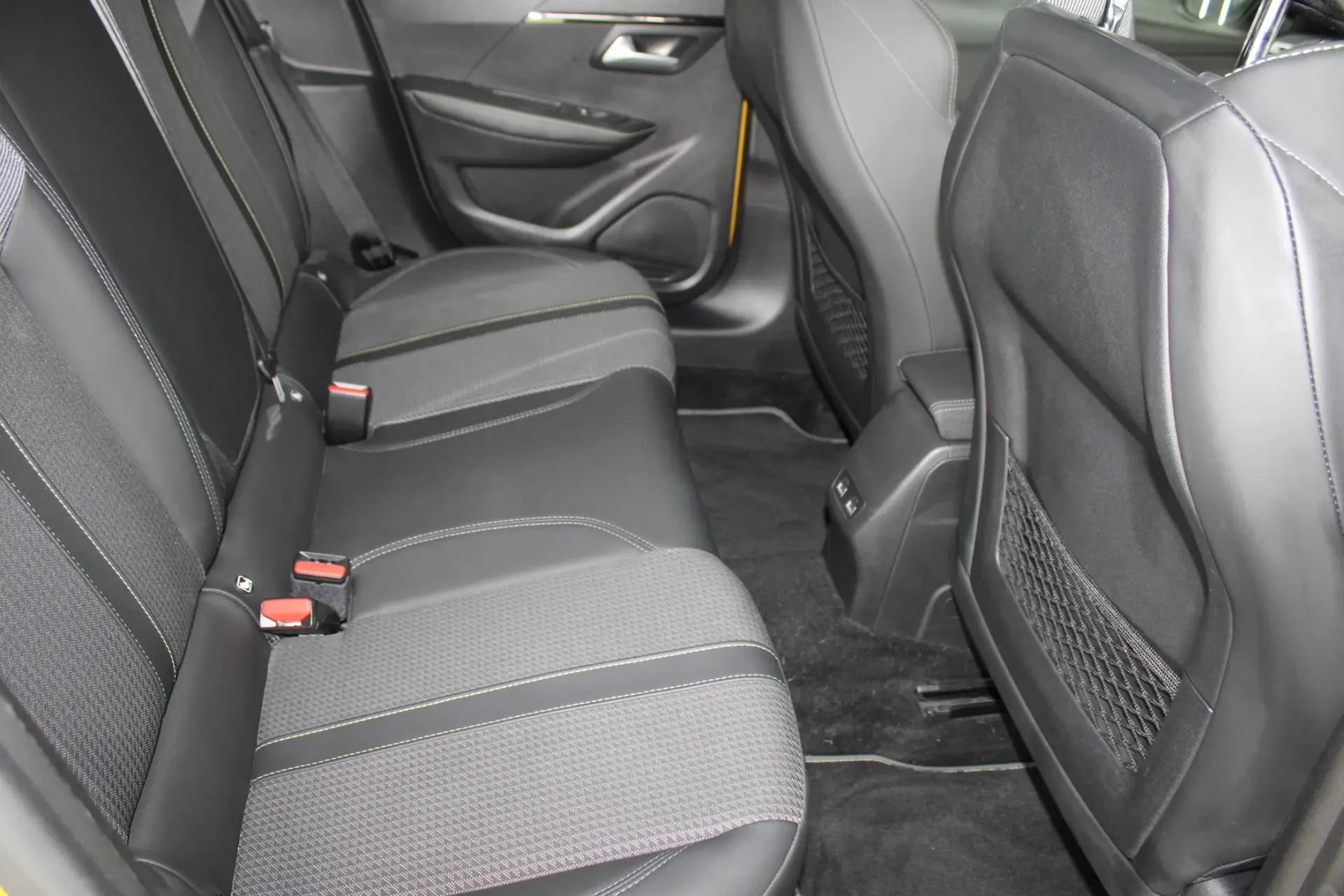 Peugeot 208 1.2 PureTech GT Pack EAT8 24