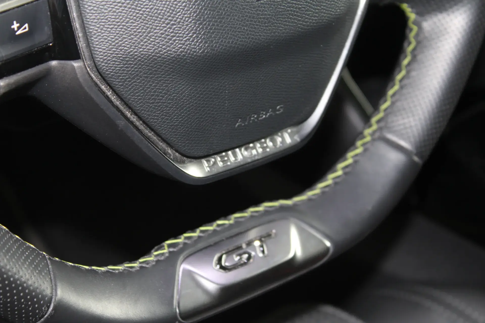 Peugeot 208 1.2 PureTech GT Pack EAT8 33