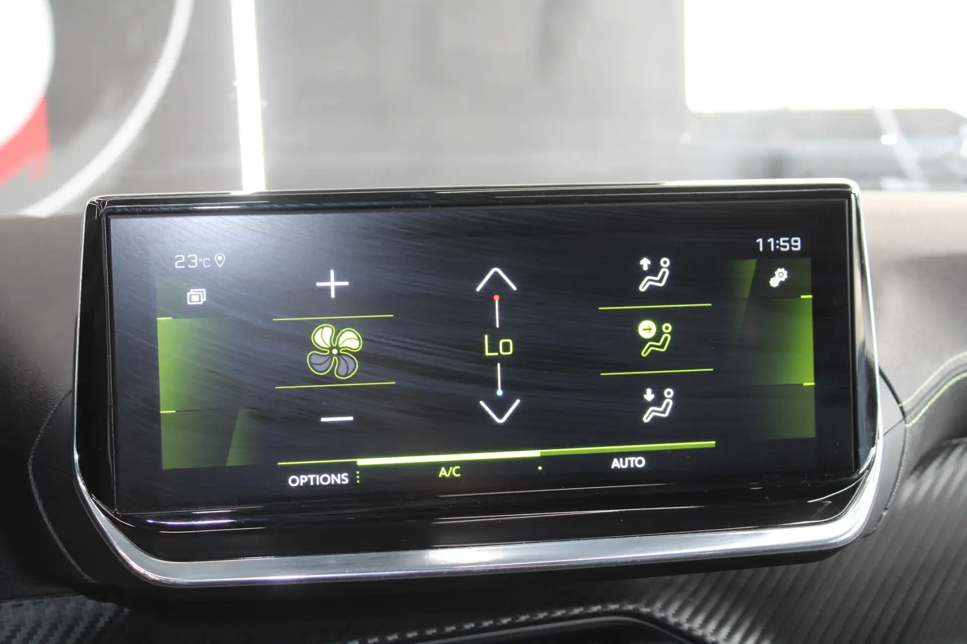 Peugeot 208 1.2 PureTech GT Pack EAT8 44