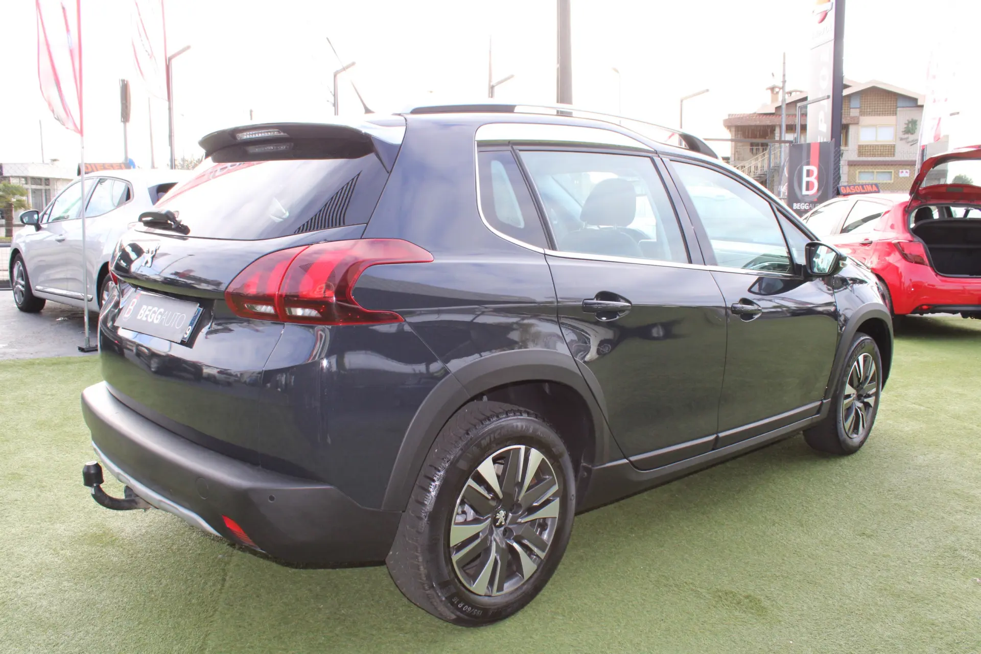 Peugeot 2008 PureTechAllure 6