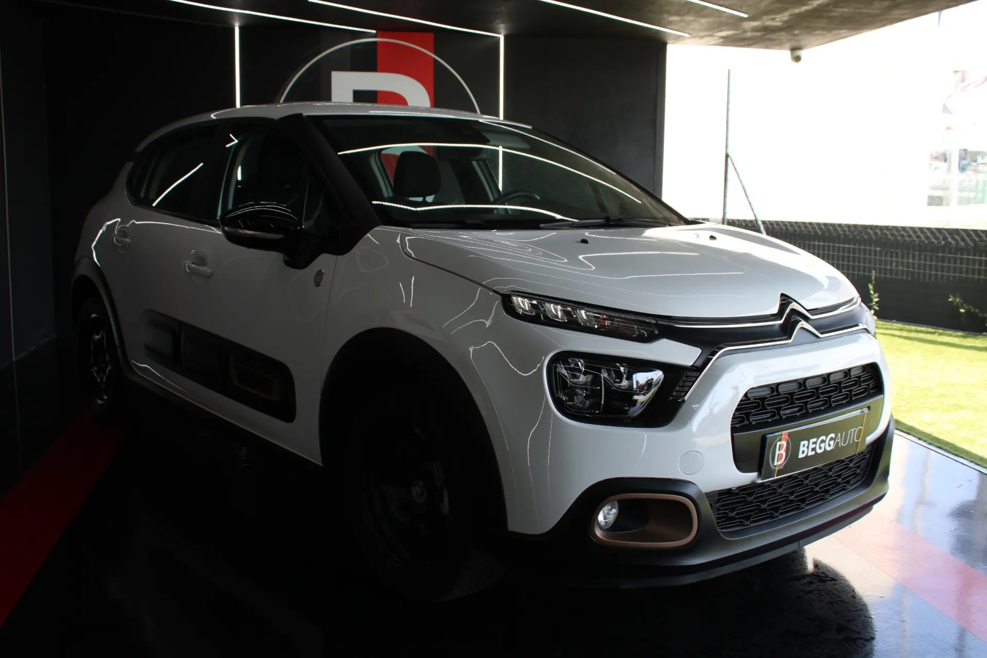 Citroen C3 Pure Tech S&S & Plus 10