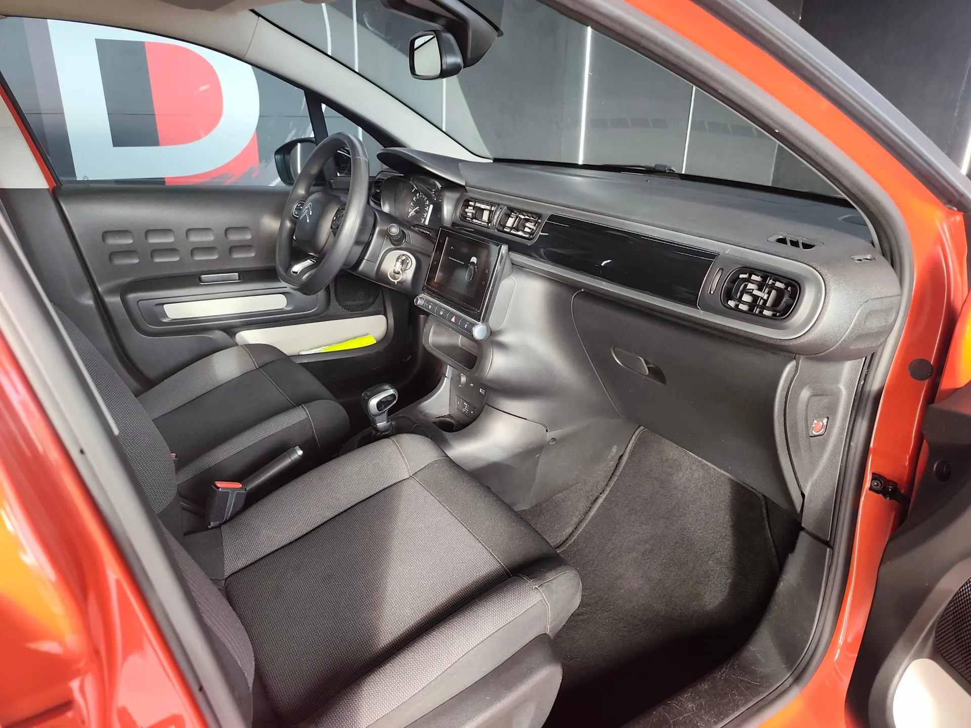 Citroen C3 1.2 PureTech Shine EAT6 9
