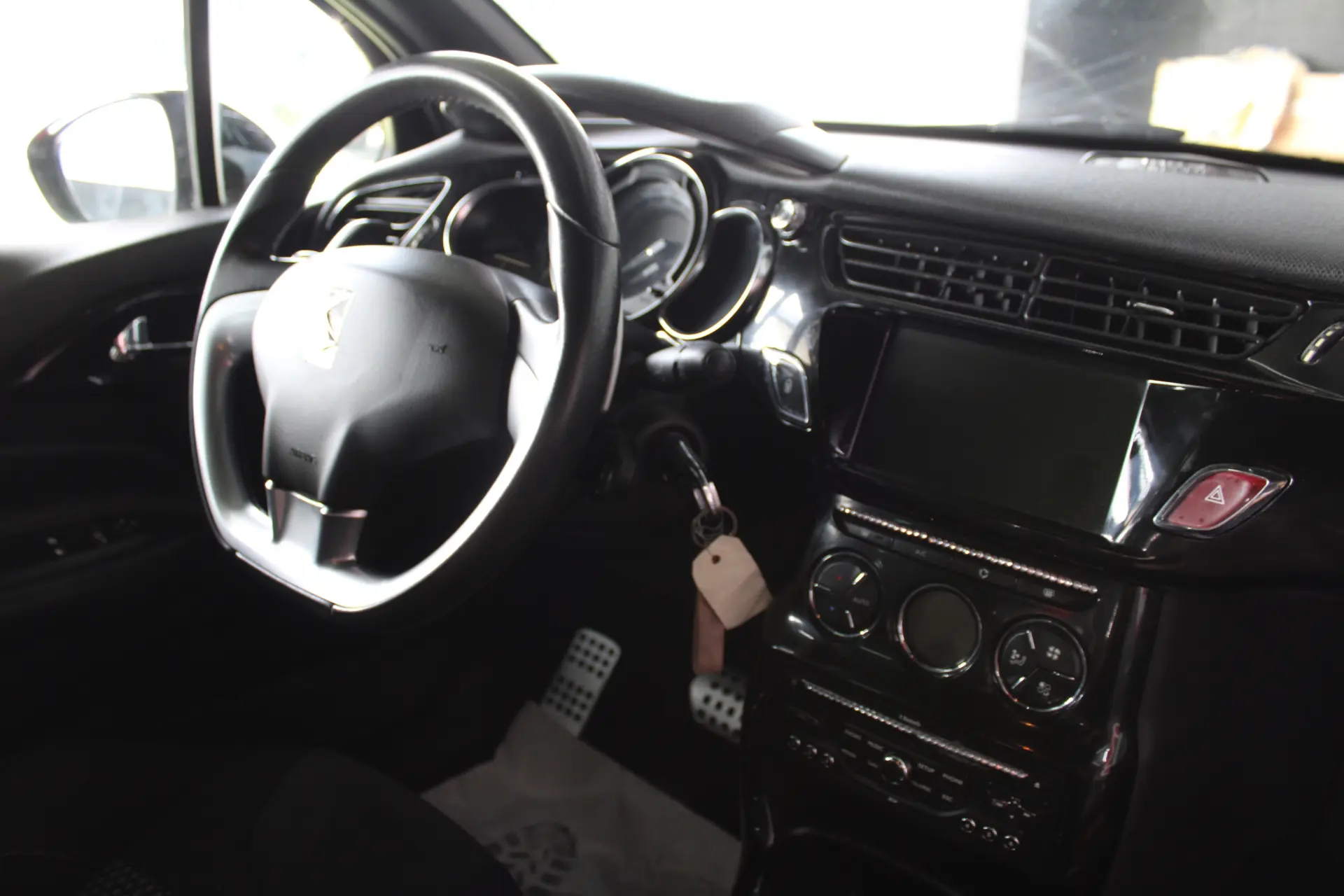 Citroen DS3 1.6 e-HDi So Chic ETG6 31
