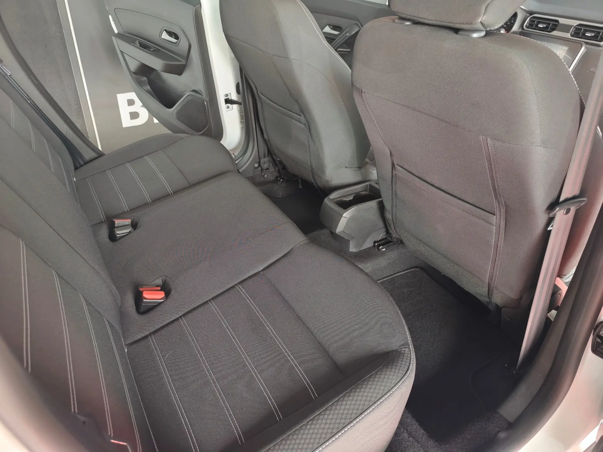 Dacia Duster ESSENCE 9