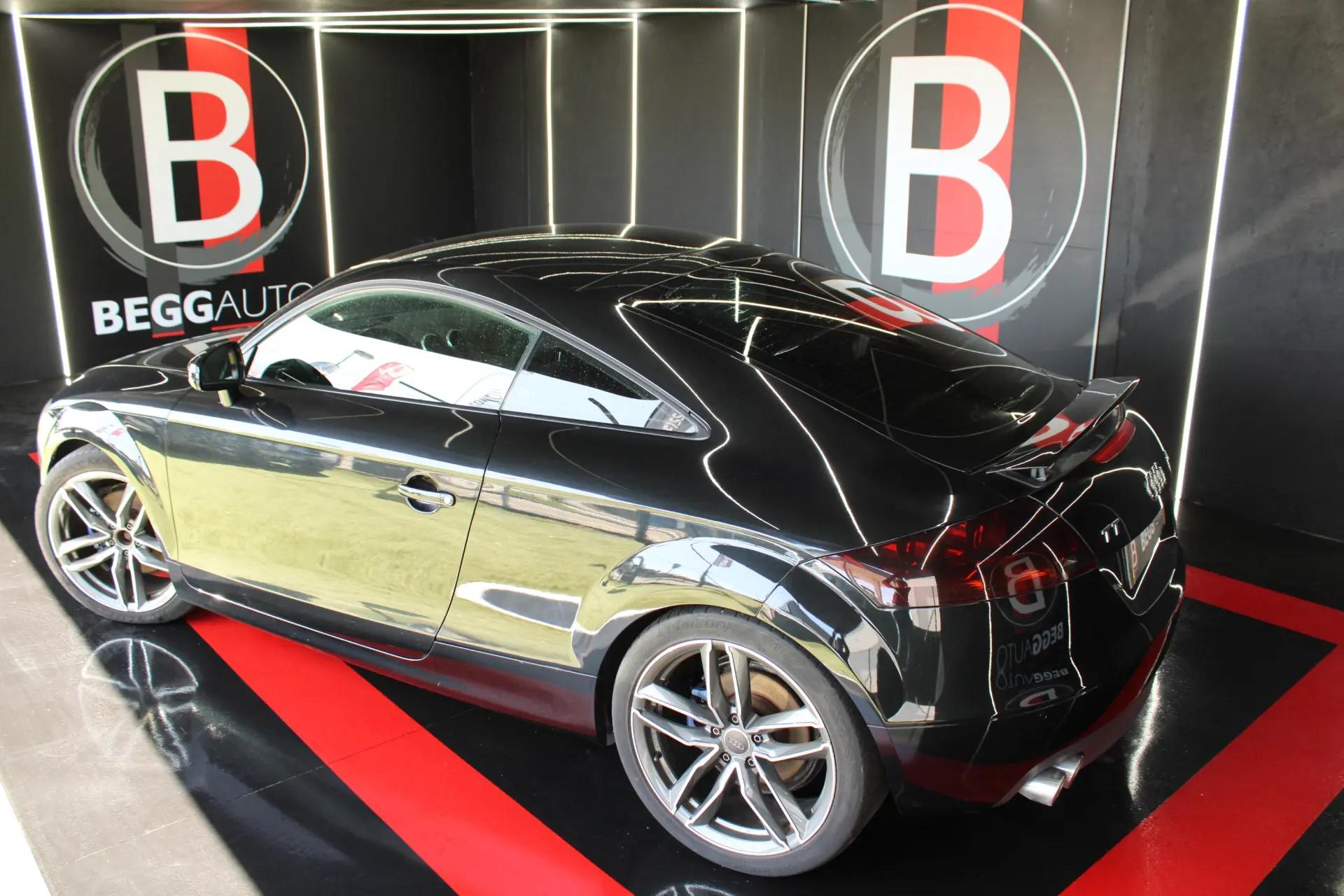 Audi TT Coupé 2.0 TDi quattro S-line 22