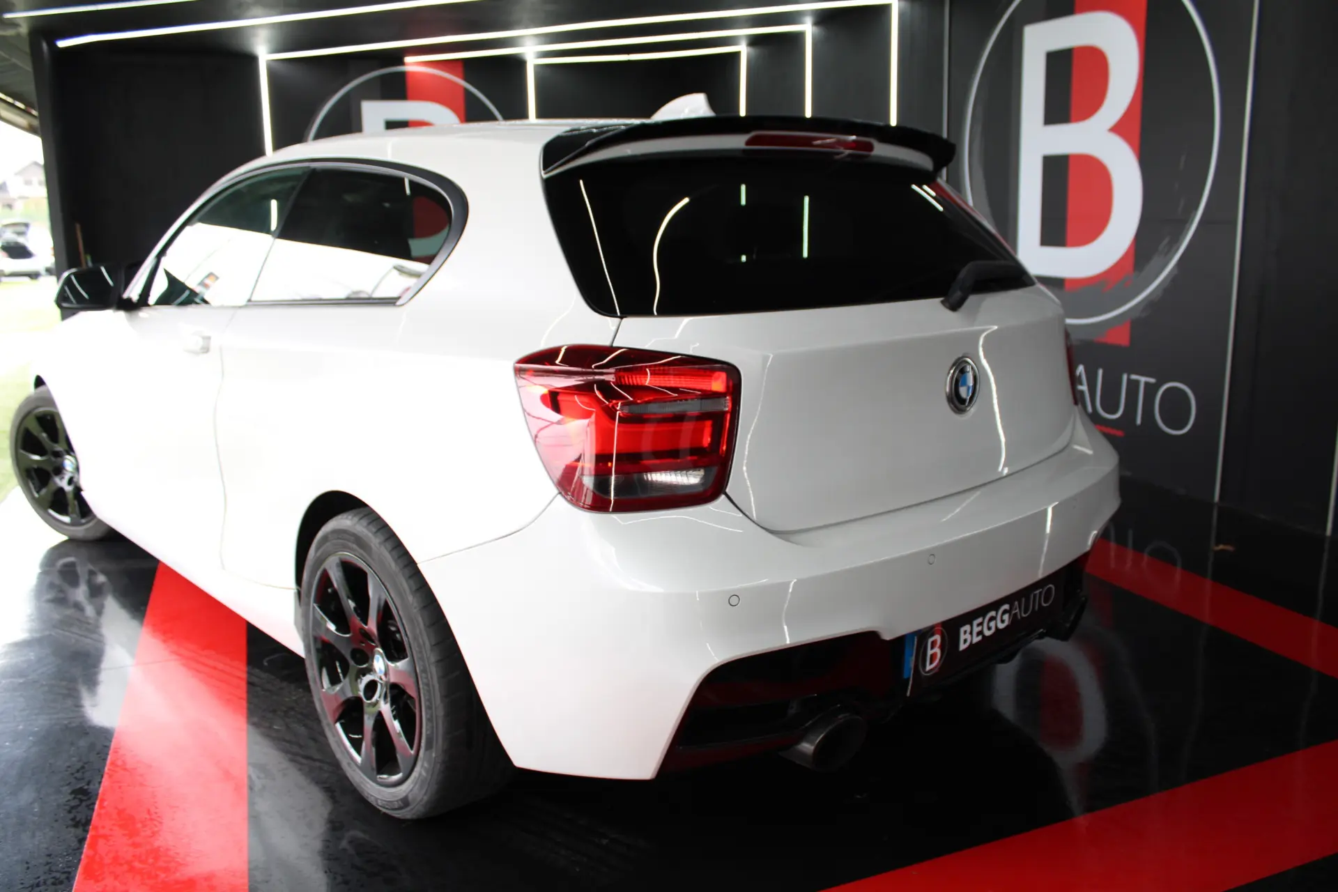 BMW 114 d Pack M 14