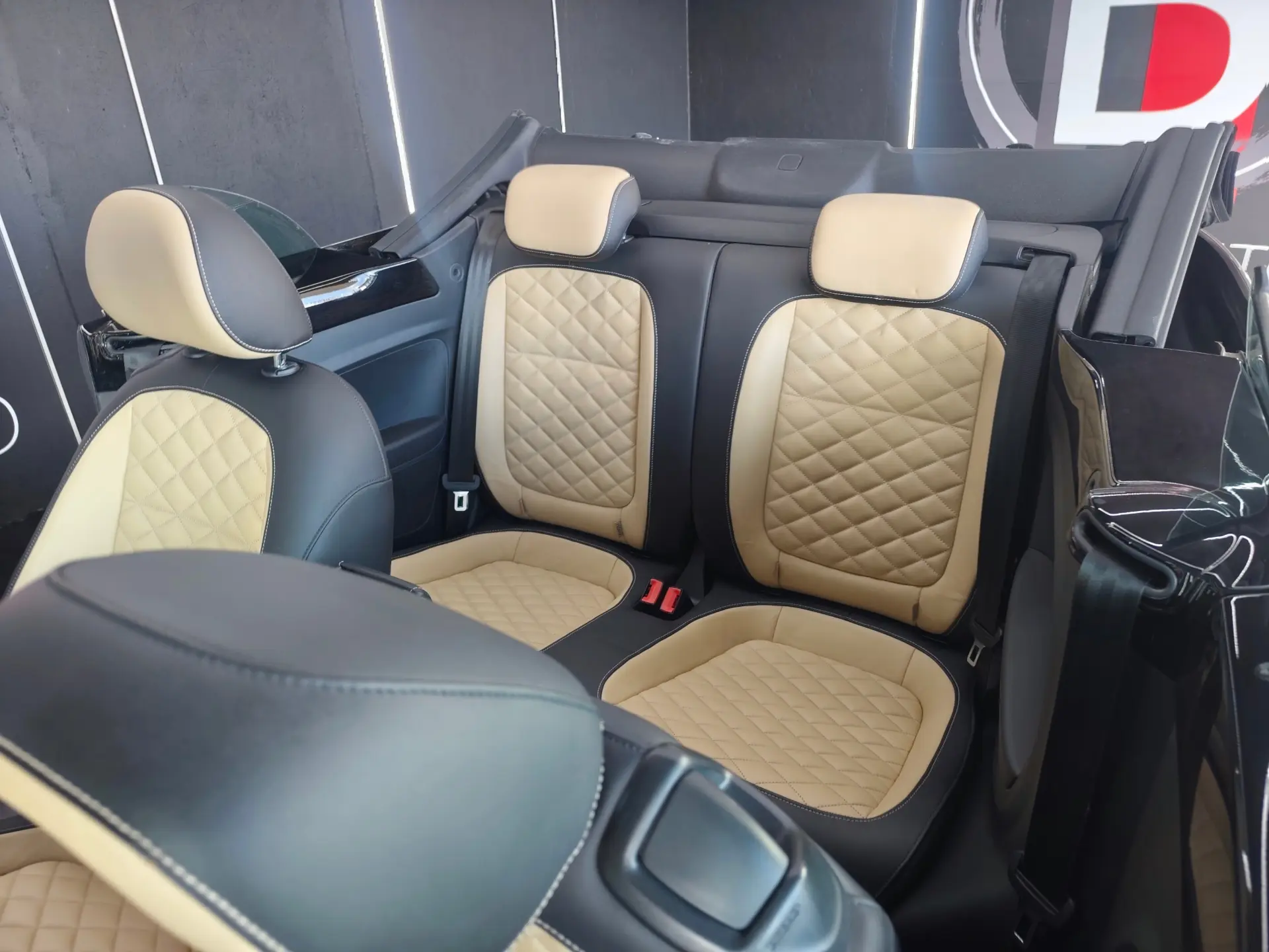 Volkswagen New Beetle Cabriolet ESSENCE 15