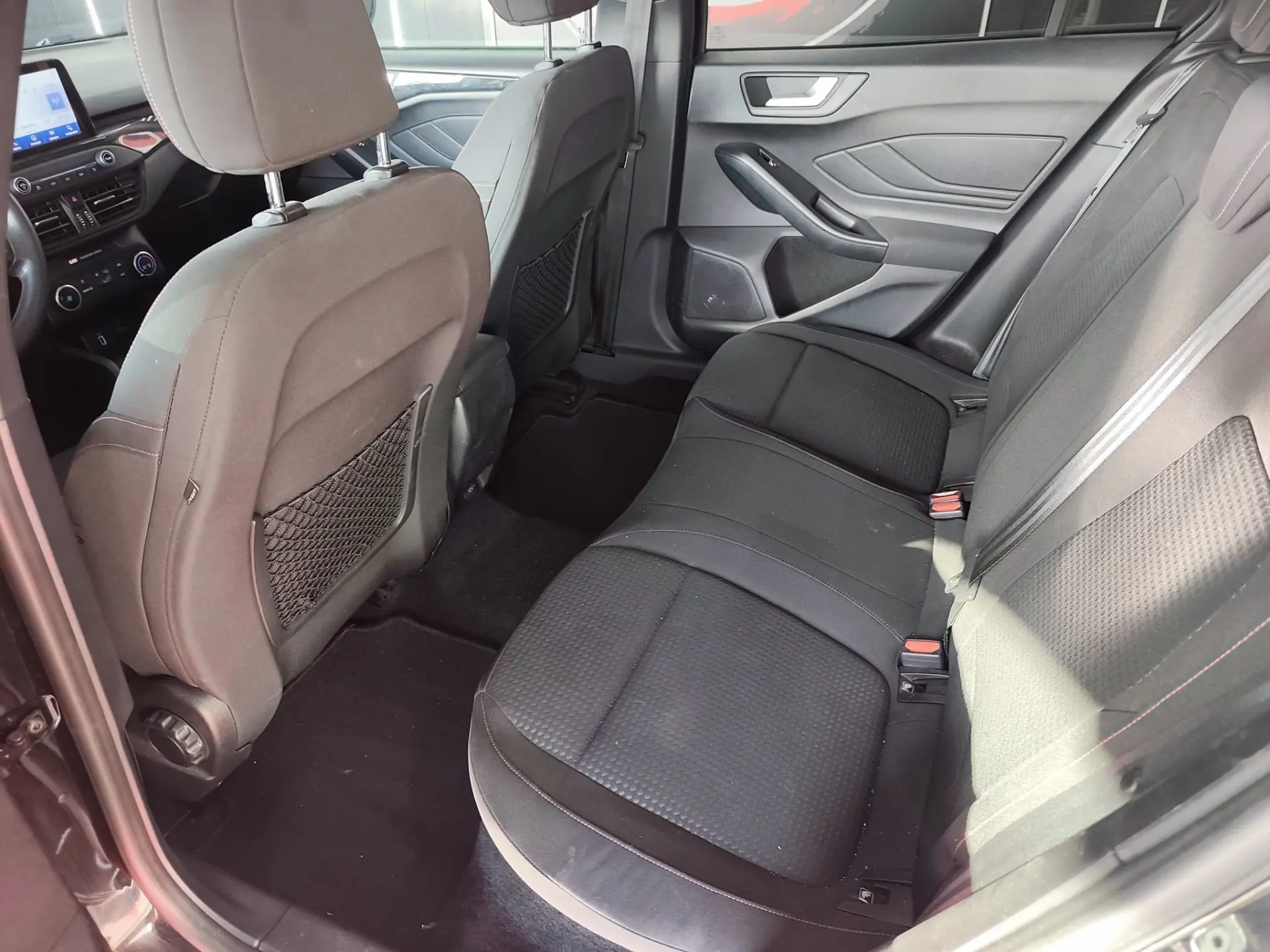 Ford Focus SW 1.0 EcoBoost MHEV ST-Line 13