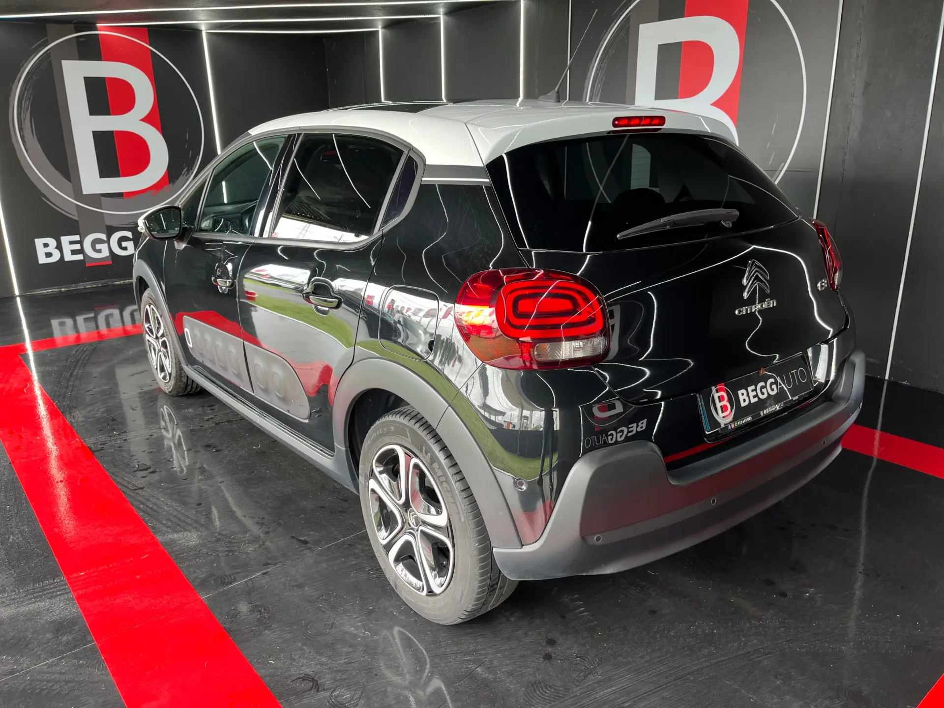 Citroen C3 1.2 PureTech Shine 7
